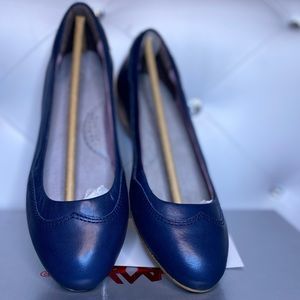 ARIAT Blue leather flats
